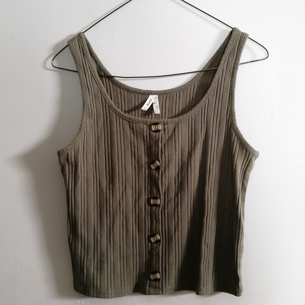 Green crop top